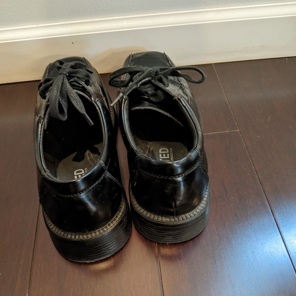 Kenneth Cole Unlisted Black Dress Shoes, Men Size 10 - Picture 2 of 5